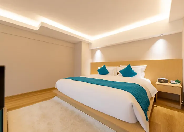 Yayuezhizhen Hotel