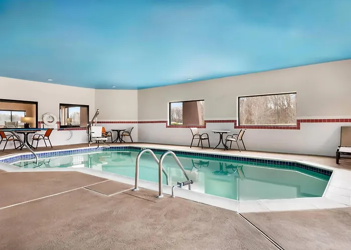 Comfort Inn & Suites North East
