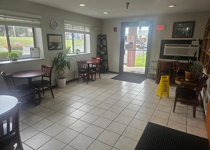 Super 8 By Wyndham Massena Ny