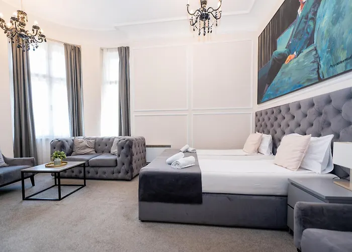 Kings Palace Suites