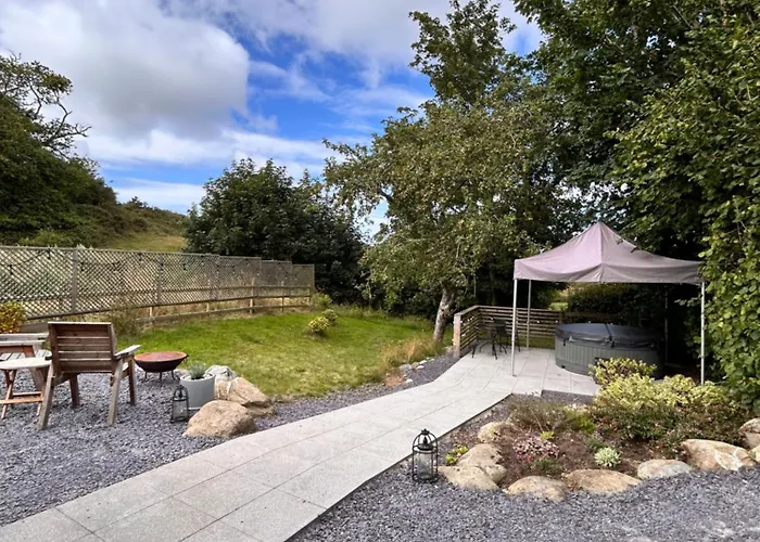 Cwt Y Gwenyn Glamping Pod