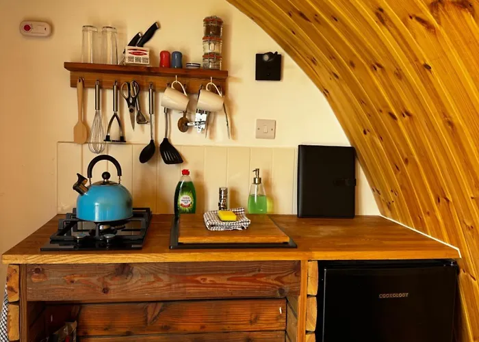 Henny Riverside Glamping