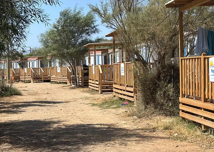 Happy Camp Mobile Homes In Selema Camping