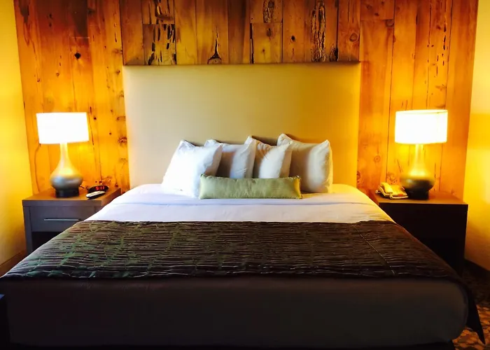 Best Western The Inn & Suites Pacific Grove