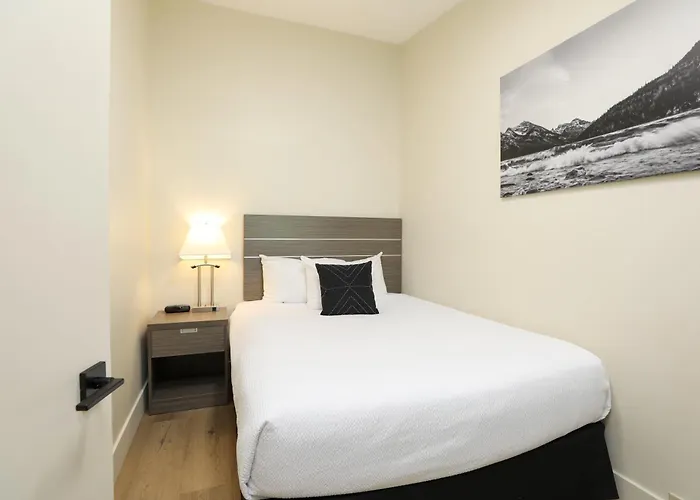 Bayshore Inn & Spa