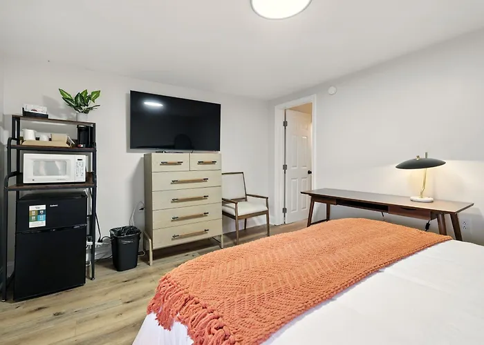 Hillside Hotel