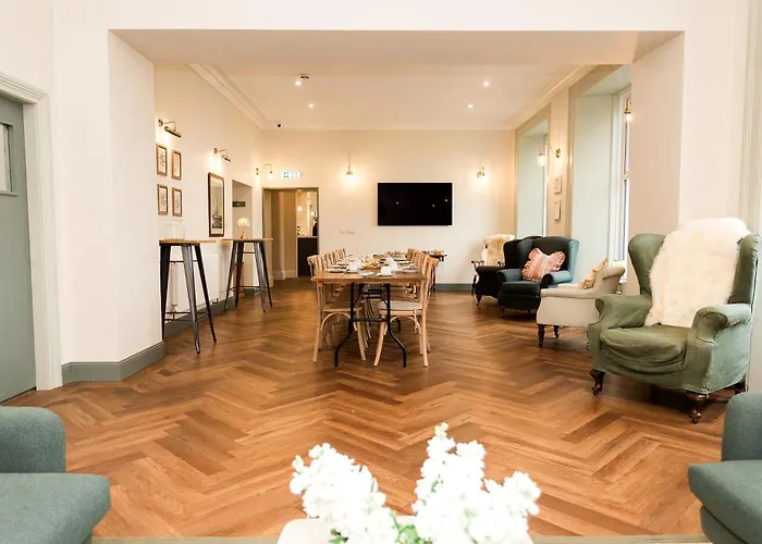 Torr House Hotel