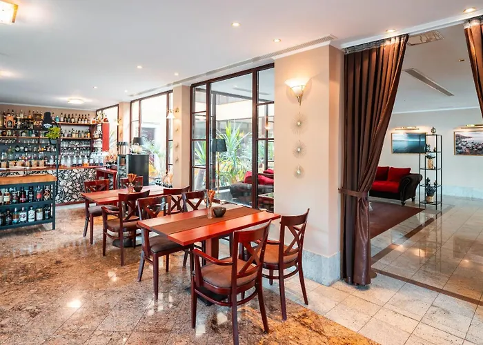 Hotel Tihany Atrium