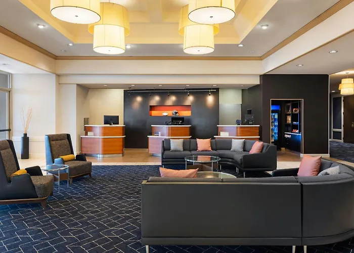 Courtyard By Marriott Baldwin Park