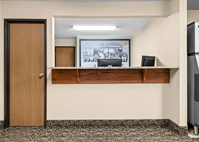 Super 8 By Wyndham Alexandria Mn