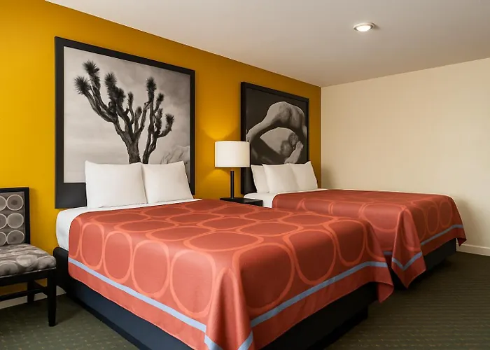 Super 8 By Wyndham Bakersfield South Ca