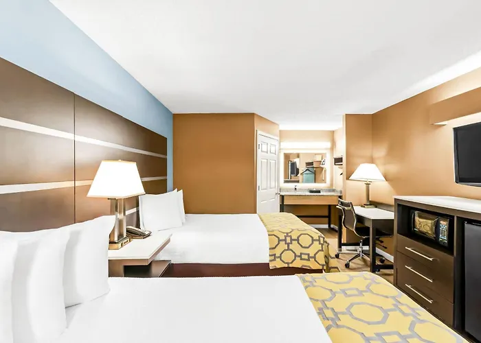 Baymont By Wyndham Forest City