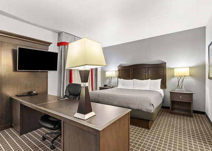 Quality Inn & Suites Pearsall