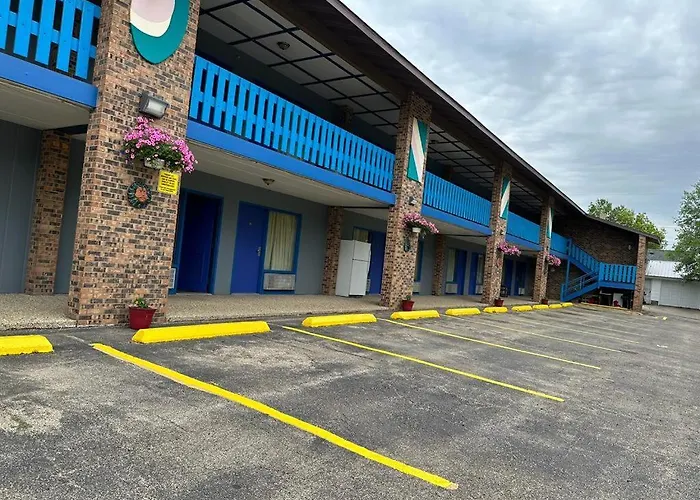 Kewanee Motor Lodge
