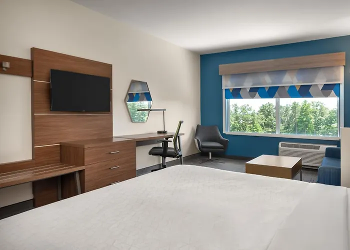 Holiday Inn Express Queensbury-Lake George Area By Ihg