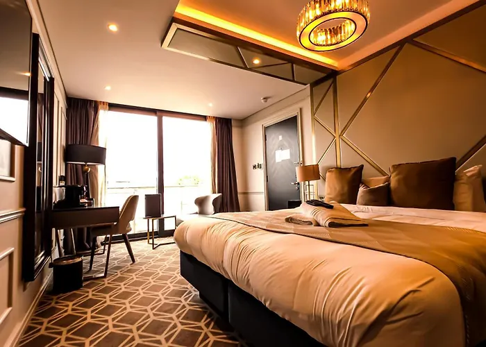 Seven Hotel
