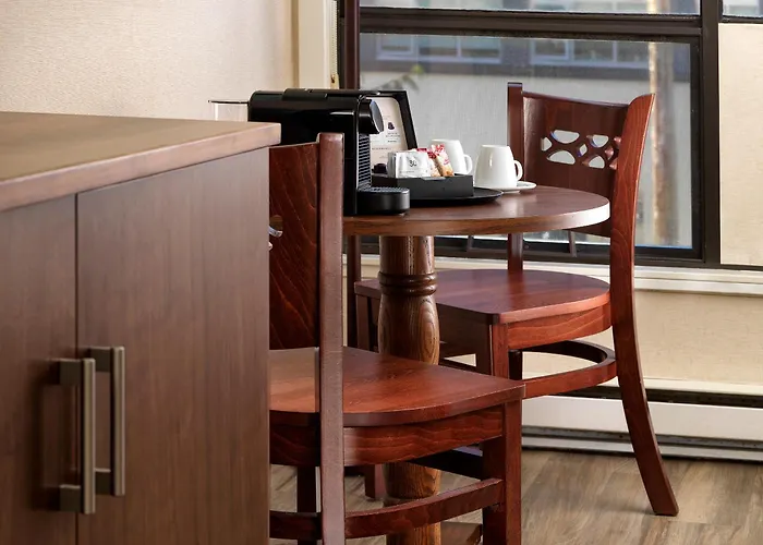 Huntingdon Hotel And Suites