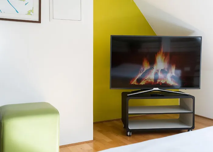 Hotel CampusZwei Komfortable Doppelzimmer&Apartments mit Küche Zentral in Ludwigsburg ideal für Business&Langzeitaufenthalte 24h Check in Kinder bis 14 Jahre übernachten kostenlos