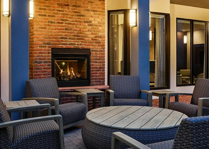 Courtyard By Marriott Boulder