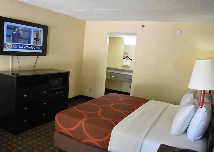 Super 8 By Wyndham Lithonia