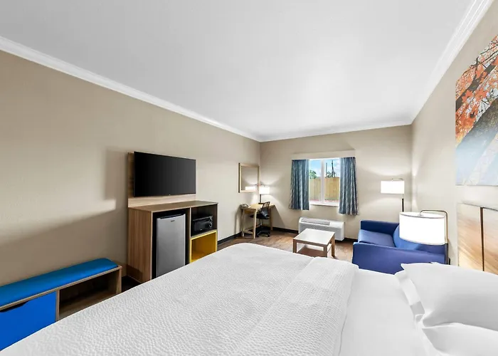 Days Inn By Wyndham Rockdale Texas