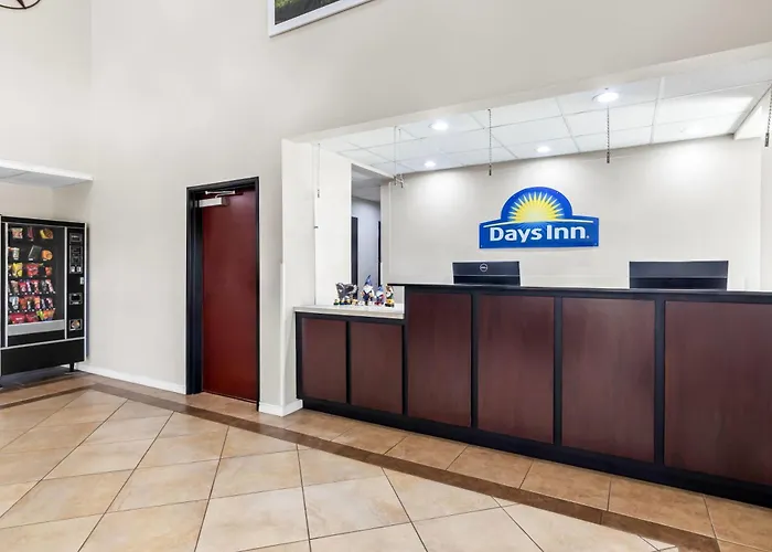 Days Inn By Wyndham Rockdale Texas