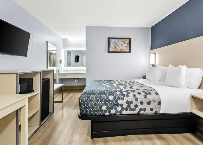 Econo Lodge Inn & Suites Cayce I-26 Airport