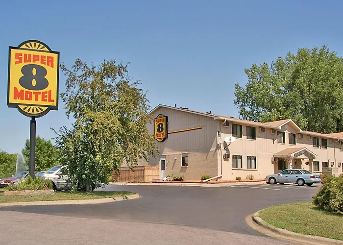 Super 8 By Wyndham Chaska