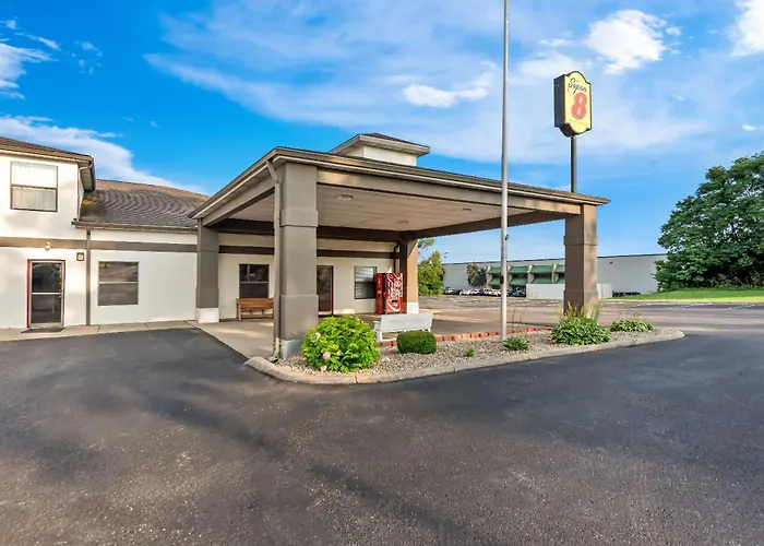 Super 8 By Wyndham Bellefontaine