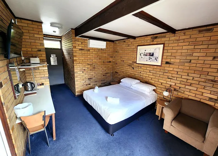 Fish Creek Hotel