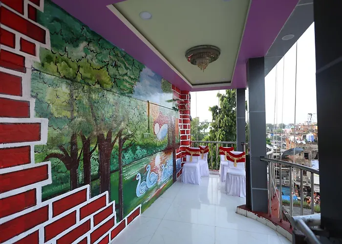 Hotel Anand Lok