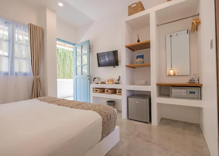 Seaesta Komodo Hotel & Hostel