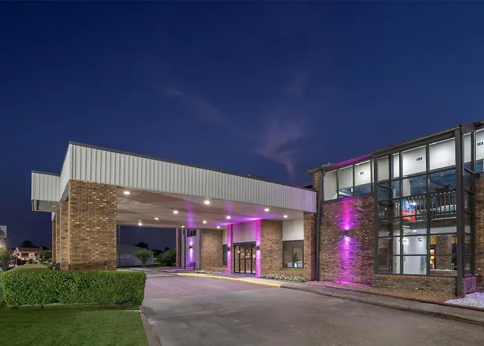 Surestay Plus Hotel By Best Western Greenwood