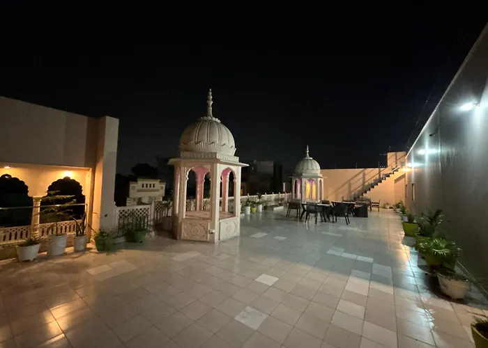 The Taj Vista Agra -Walking Distance To Taj Mahal