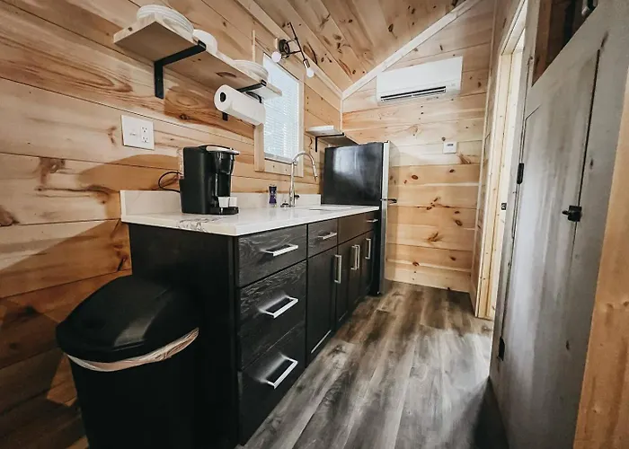 Cabin #4 Studio With Kitchenette