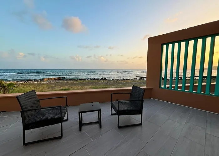 Grapetree Bay Hotel And Villas