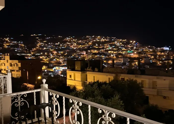 Eighth Wonders Hotel