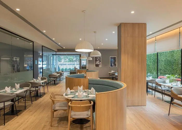 Park Inn & Suites By Radisson Thrissur East Fort