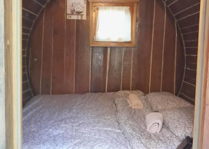 Glamping Medvedjek - Nocitev V Vinskem Sodu