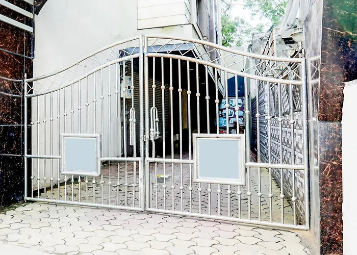 Super Collection O Kampoo Tiraha Road Formerly Siddhi Vinayak