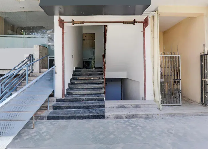 Super Collection O Kakadeo Kanpur Formerly Hotel Avon