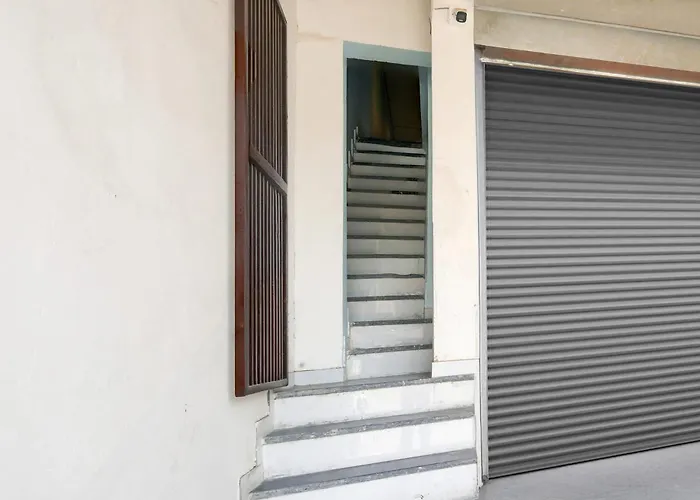 Super Collection O By Oyo Nayagaon Vikas Nagar