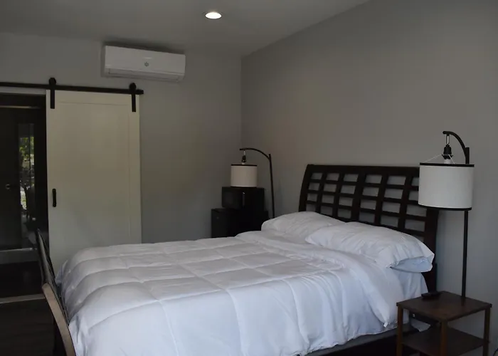 Tannersville Village Room 1