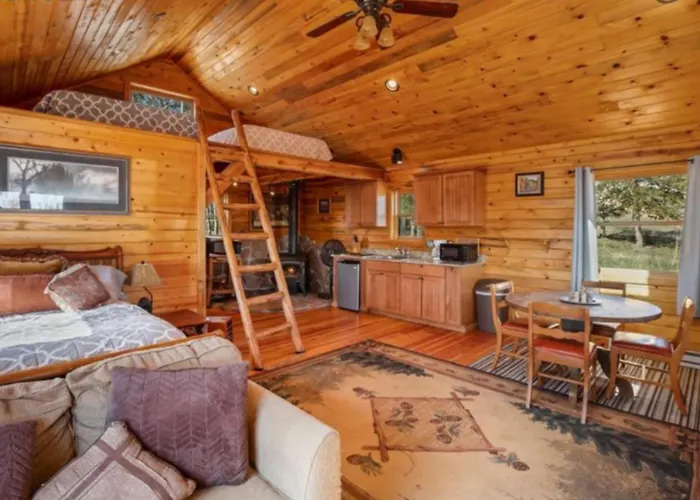 Phantom Canyon Resort