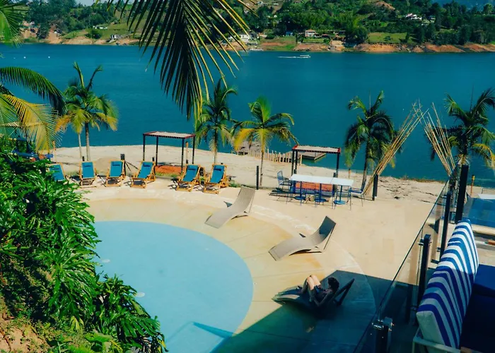 Viajero Guatape Hostel & Lake Club