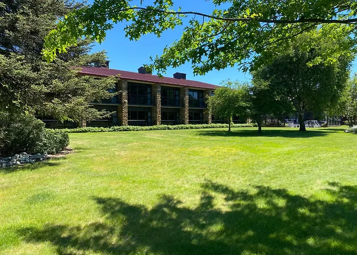 Distinction Mackenzie Country Hotel