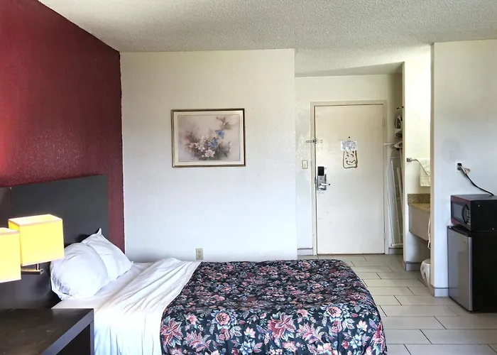 River Valley Inn And Suites