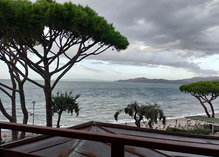 La Bussola Beach Hotel