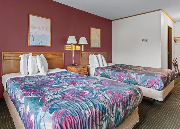 Wautoma Inn By Oyo Near Airport Wi 73