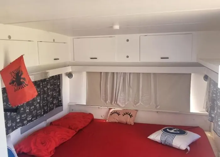 Unique Night In A Cozy Caravan